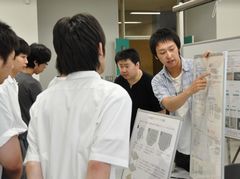 apuhc-100323_04.jpg