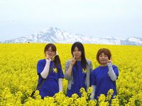 鳥海山をバックにスタッフも1枚 鳥海山をバックにスタッフも1枚